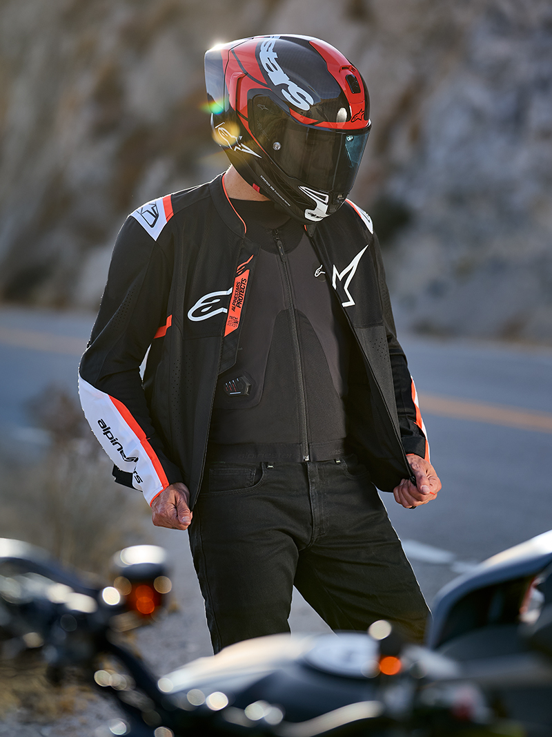 Alpinestars Tech Air 5 Plasma airbag vest lifestyle 3